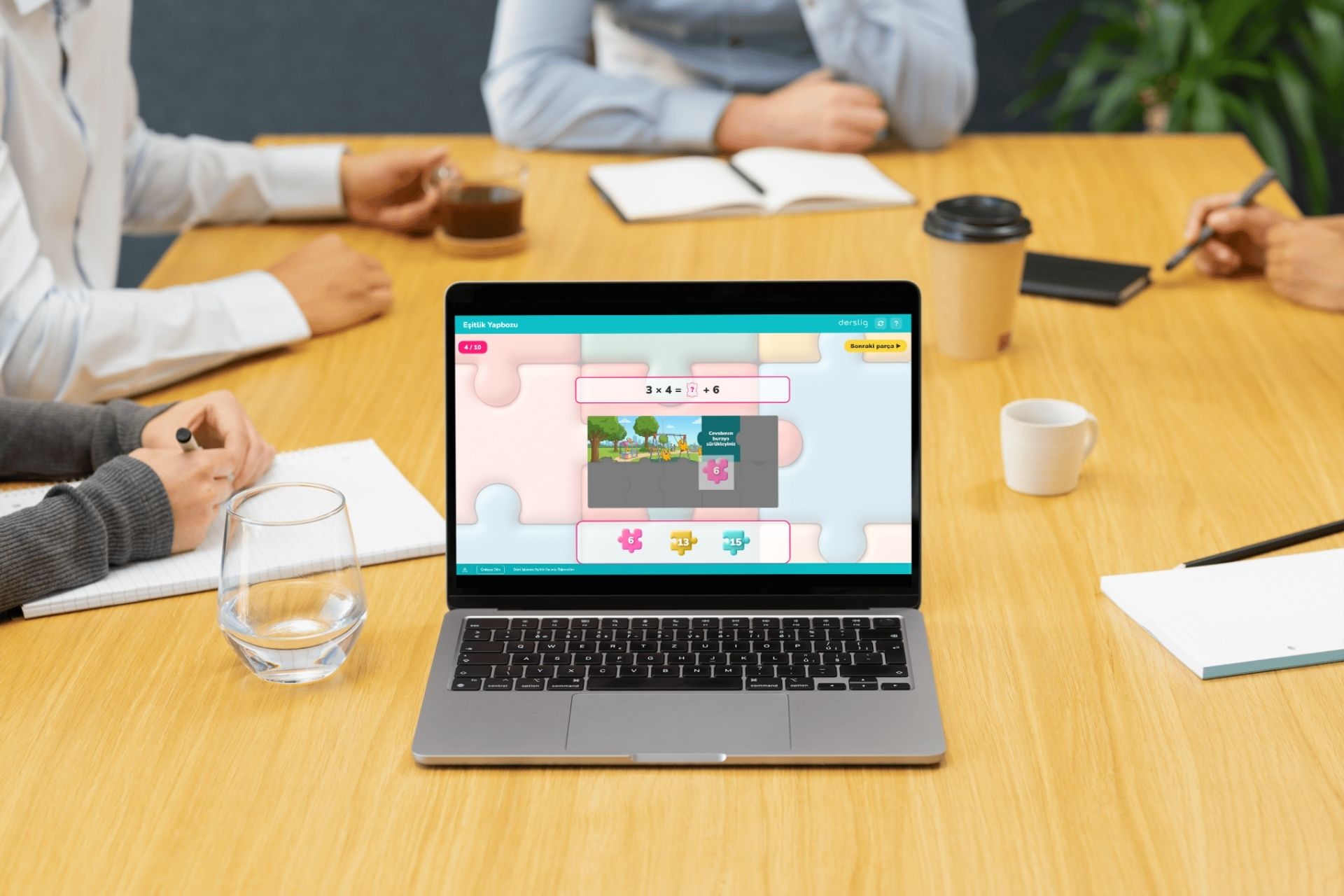 Vaka Analizi: Derslig için Otonom Etkileşimli Konu Simülasyonları